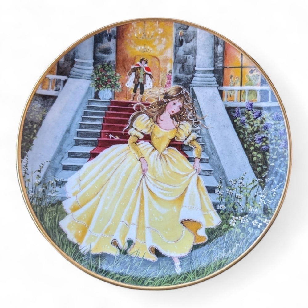 Kaiser W.Germany Cinderella "Aschenputtel" by Gerda Neubacher Collectors Plate